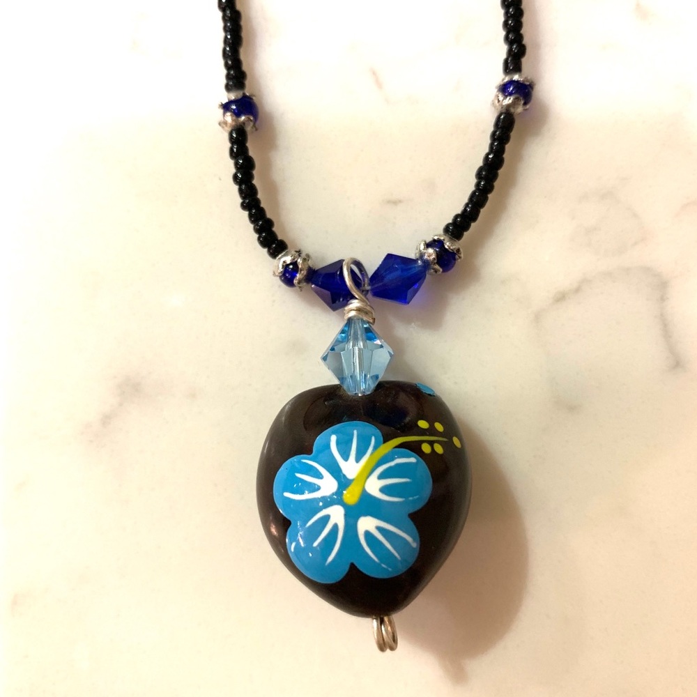 Handmade Beaded necklace with Hawaiian🌺kuikui nut